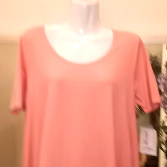 LulaRoe Peach ๐ Perfect T Top - Picture 1 of 11